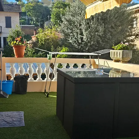 1 A Proche De Nice, Monaco Et L'italie La Trinité